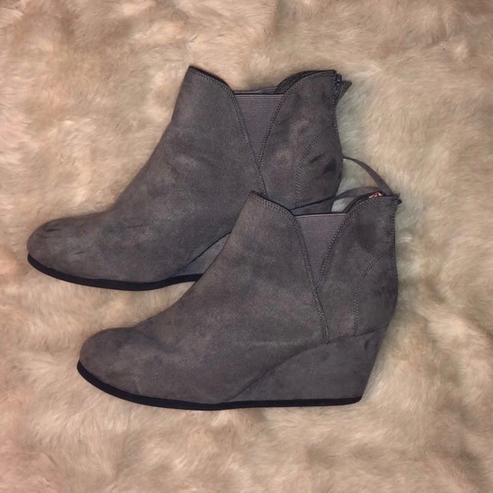 Maurice’s Wedge Booties